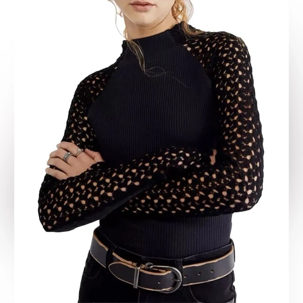 Free People Clemente Rib Knit Top‎ with Crochet Sleeves Size Small